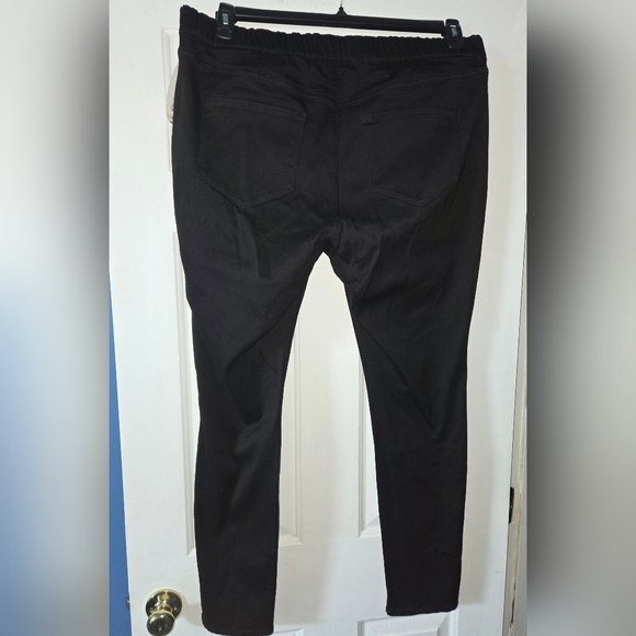 NWT Ashley Nell Tipton Jeggings - Picture 3 of 5